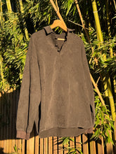 Load image into Gallery viewer, &#39;CASTLE&#39; PULLOVER
